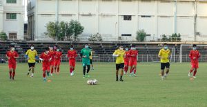 U23 Việt Nam trong buổi tập duy nhất chuẩn bị cho bán kết với Timor Leste, HL Đinh Thế Nam chỉ còn đúng 10 cầu thủ. Gây ra nhiều khó khăn cho trận đấu diễn ra sắp tới.