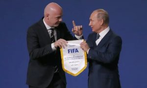 FIFA và UEFA có những giải đấu được tổ chức trên thế giới, các nước đều được tham gia nhưng chỉ có đội tuyển và CLB Nga sẽ bị đình chỉ ngay lập tức do xung đột tại Ukraine.