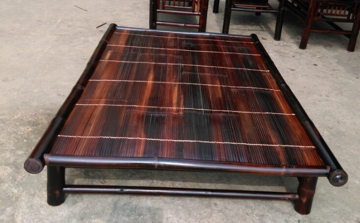 Sản phẩm từ tre là các vật dụng được chế tạo từ tre, hiện nay chúng đã và đang được sử dụng phổ biến hơn rất nhiều. Vì sự hiện của chúng đã gắn liền với cuộc sống từ trong nhà ta phố của hầu như các gia đình Việt từ xa xưa đến hiện đại như ngày nay.