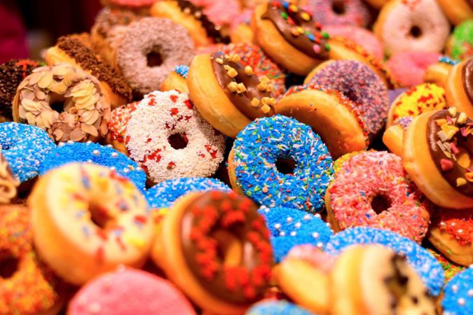 Mách các bạn nhiều hơn thế nữa 31 thủ tục bánh donut siêu hot 21 Cách thực hiện bánh donut chocolate vì thế lò nướng thơm và ngon, ko ngấy dầu