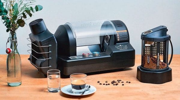 Máy rang cà phê là một thiết bị được sử dụng để rang hạt cà phê, quyết định đặc tính hương thơm và mùi vị của cà phê. Quá trình rang cà phê giúp tạo ra các hương vị phức tạp và đặc trưng của cà phê bằng cách ức chế các hợp chất hóa học trong hạt cà phê.