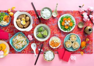 Món ăn ngày Tết thường phản ánh nét đặc trưng văn hóa ẩm thực của từng vùng miền trong nền ẩm thực Việt Nam. Thường đòi hỏi sự chuẩn bị kỹ lưỡng và tôn trọng đối với các phong tục, truyền thống văn hóa.